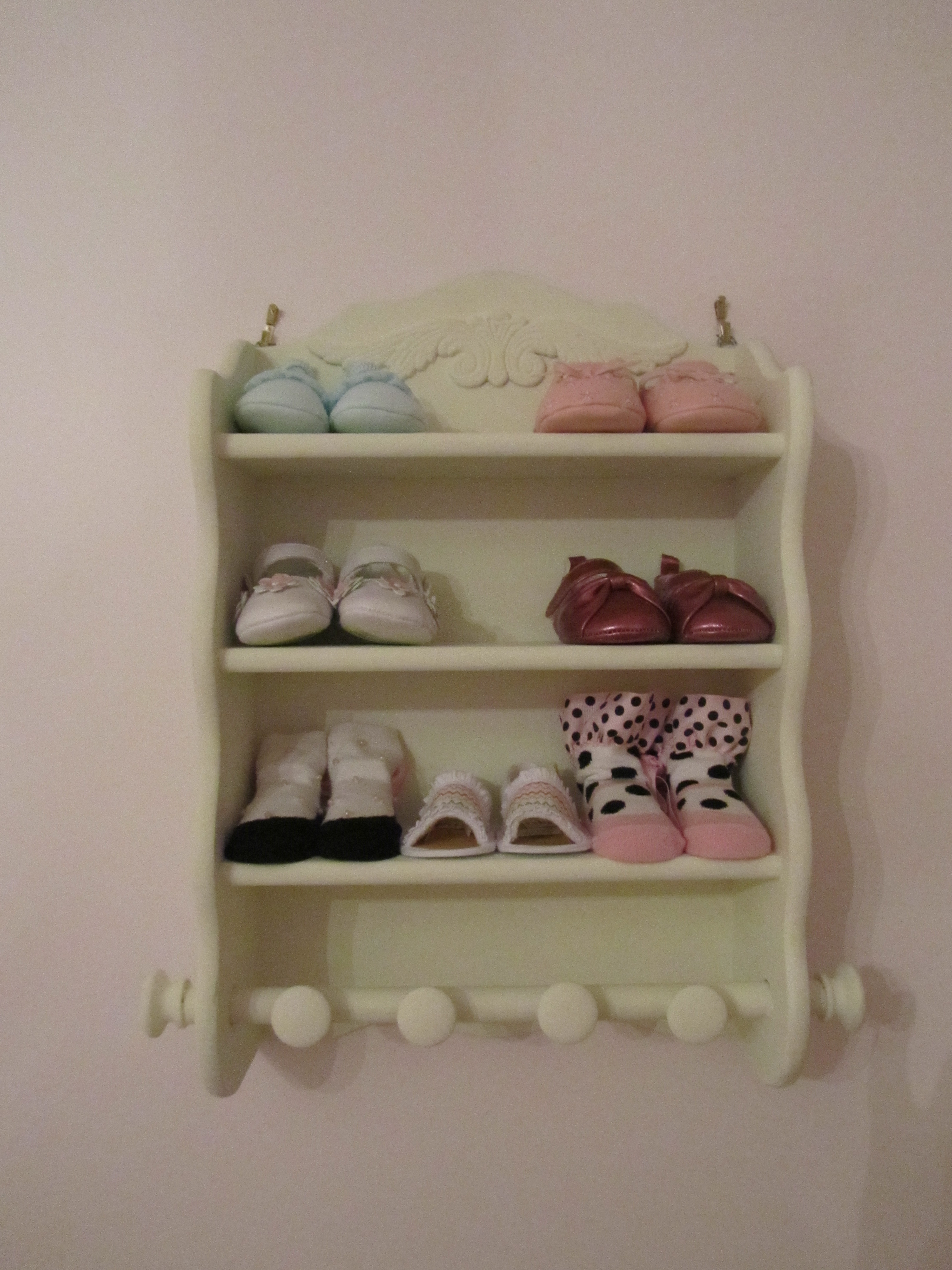 baby shoe shelf